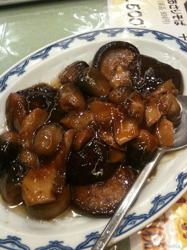 炒三茹 (マッシュルーム、椎茸、草茹の赤煮)