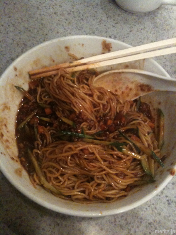 炸醤麺 (ジャージャー麺) - 食べる前によく混ぜて、然る後、食べる @一楽.横浜中華街